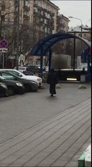 Женщина с отрезаной головой в руке