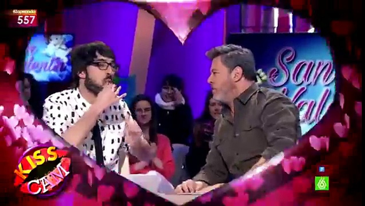 Frank Blanco opta por el silencio, tras el beso de Miki Nadal en la Kiss Cam