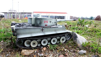 RC Tank 1/16 Taigen Tiger I - Climbing Challenge