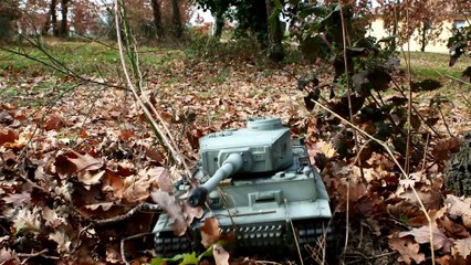 RC Tank 1/16 Taigen Tiger I - Through the forest