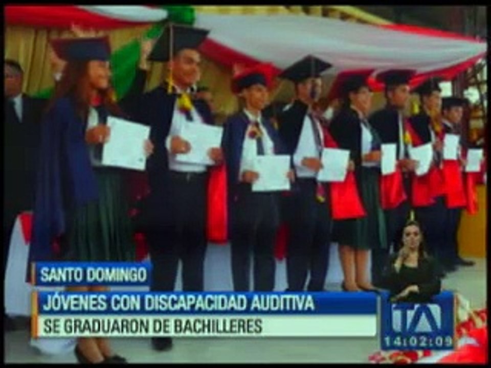 Jóvenes con discapacidad auditiva se graduaron de bachilleres