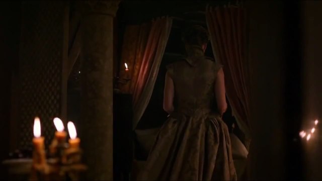 S3E8 Game of Thrones Tyrion and Sansa in their bedroom