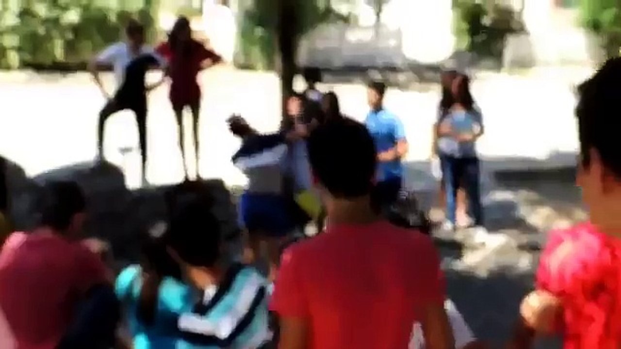 TURK ERGEN KIZLAR BIRBIRINE FENA GIRIYOLAR