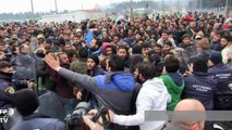 Grèce: la police macédonienne tire des gaz sur des migrants