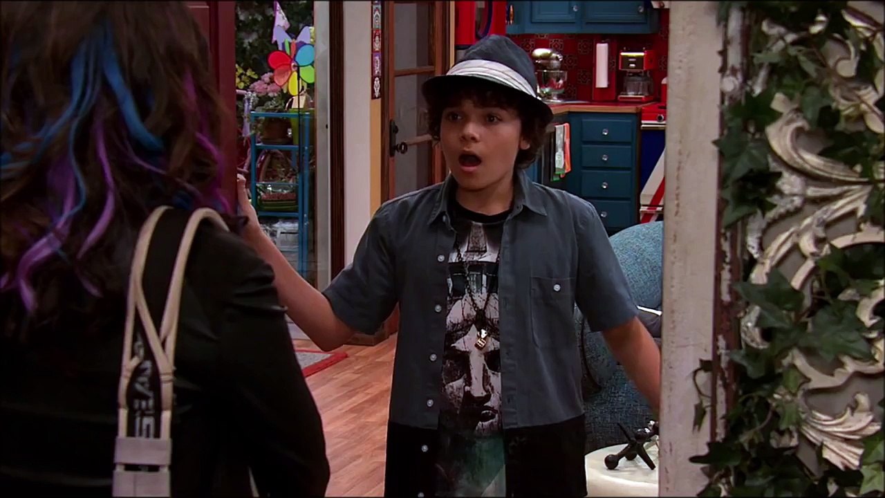 Sam & Cat - Jade, Robbie and Freddie Return (Season 1- Episode 23 & 24)