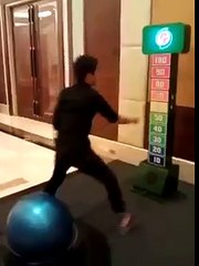 Thánh chịch đã xuất hiện: Vâng chịch xã giao thôi mà :))