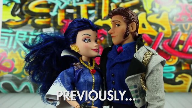 Should Evie Marry Hans? Descendants Mal Asks, or should she Marry Frozen Hans? DisneyToysFan