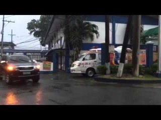 Enrile walks free from PNP hospital