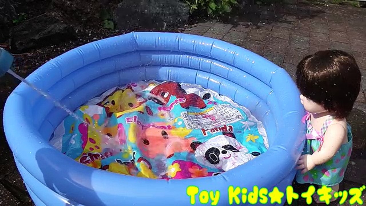 Baby Doll ぽぽちゃん おもちゃアニメ プールであわあわ❤水遊び Toy Kids ト...