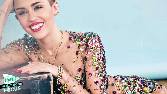 Miley Cyrus ‘Silent Night’ Performance On ‘A Very Murray Christmas’
