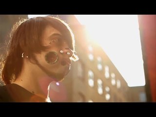 Wajah Berlubang Mirip Zombie, Malah Jadi Rekor Dunia