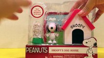 Peanuts Charlie Brown Snoopys dog house, Woodstock & bowel of treats playset