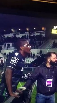 William Carvalho diz aos adeptos que o Sporting está em primeiro lugar