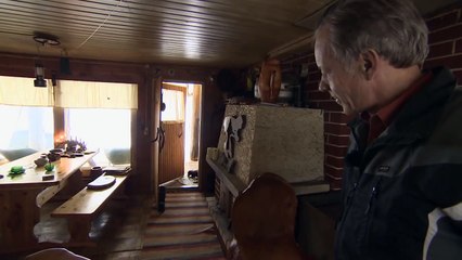 Un homme a apprivoisé une loutre sauvage. Adorable