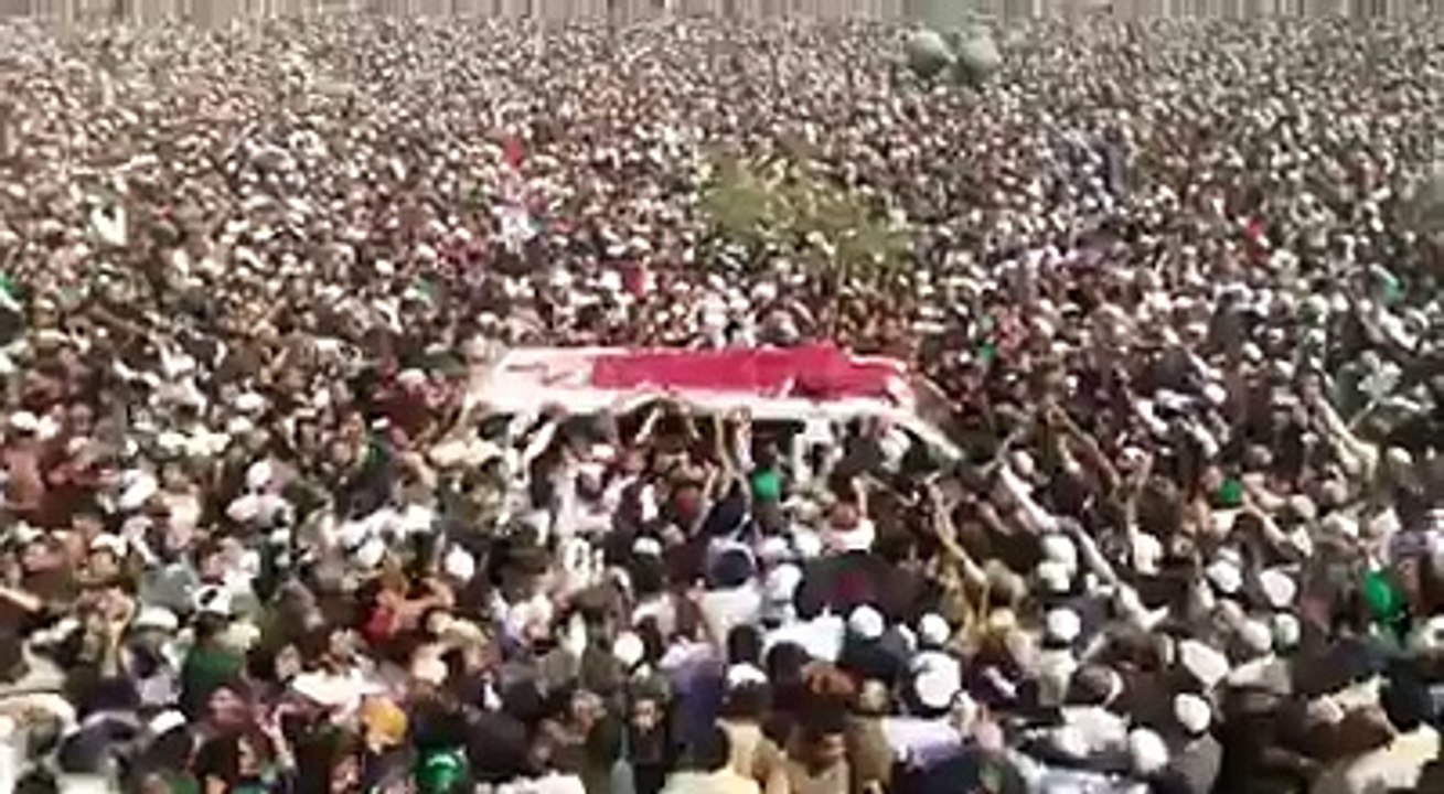 ‫یہ ہے ممتاز قادری شہید کا نماز جنازہ،.. Jamaat-e-Islami Pakistan [Official]