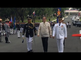 Aquino slams naysayers in Heroes Day speech