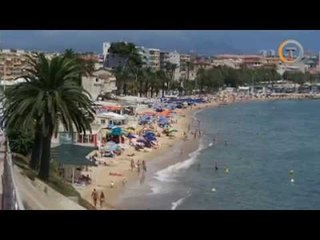 Aksi Bugil Massal, Penolakan Penutupan Pantai oleh Kerajaan Arab Saudi