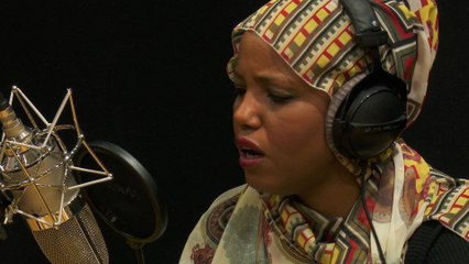 Aziza Brahim interprète "Los muros" I Le live de la matinale
