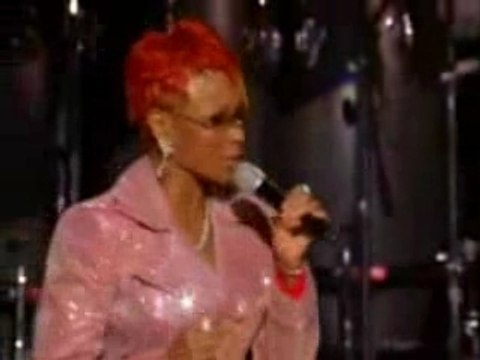 Mary J Blige feat Wyclef Jean - 911 (LIVE)