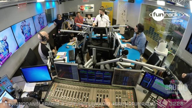 Bruno Guillon, L'homme qui vient de la cité (01/03/2016) - Best Of en Images de Bruno dans la Radio