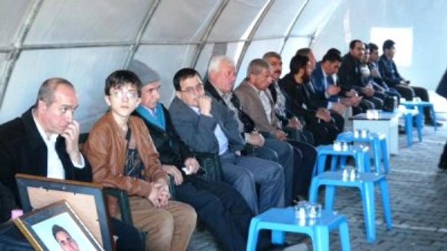 Şehit Polis İçin Emniyet Müdürlüğü Bahçesinde Taziye Çadırı Kuruldu