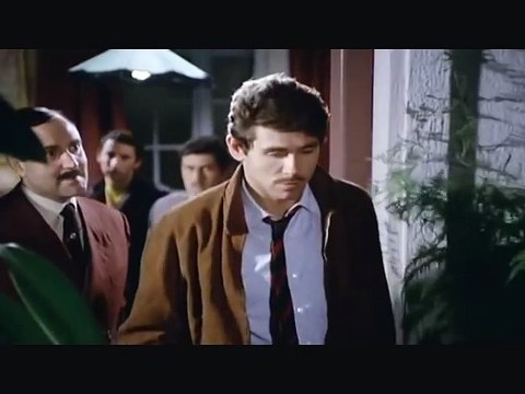 ΑΝ ΔΕΝ ΣΕ ΚΑΝΕΙ ΦΛΩΡΟ ΕΜΕΝΑ ΝΑ ΜΗ ΜΕ ΛΕΝΕ ΜΕΜΑ