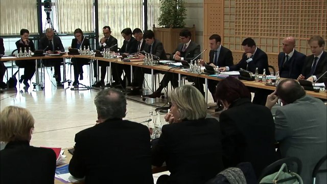 Archive - Emmanuel Macron réunit les parlementaires sur l'application de la loi pour la croissance