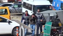 Elazığ'da Kendisini Polis Olarak Tanıtan Dolandırıcı Suçüstü Yakalandı