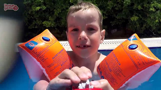 Бассейн. Машинки для воды Молния МакКуин, Мэтр, Пожарная машина. Игрушки для детей из мультика