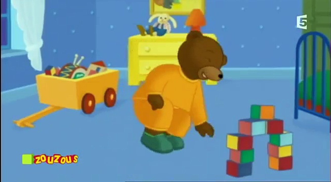 Petit Ours Brun se lève tôt
