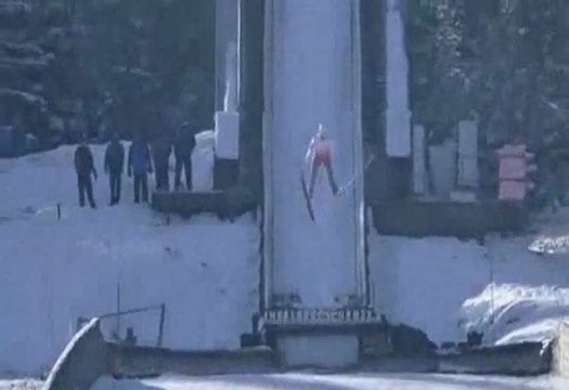 Saut à ski: la gamelle magistrale