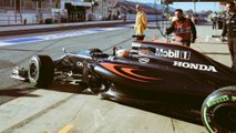 Fernando Alonso ya rueda de nuevo en Montmeló