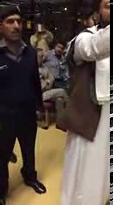 Mumtaz Qadri's execution, People Shows Shoes to Parvaiz Rasheed (Exclusive Video)