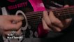 Zakk Wylde joue du Black Sabbath sur une guitare Hello Kitty