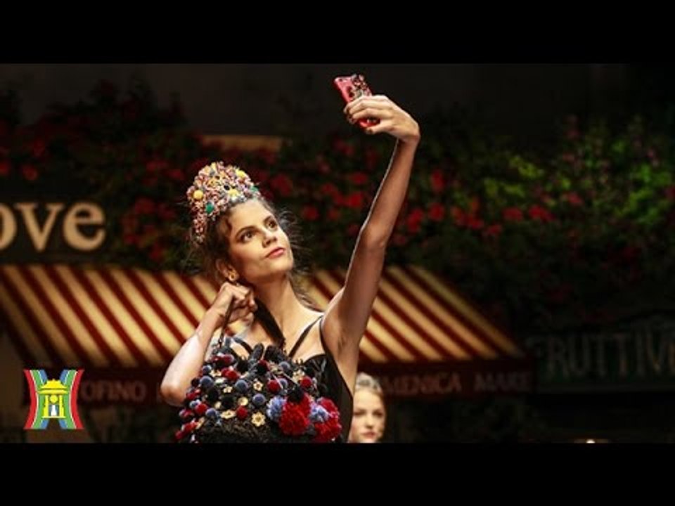 Lịch lãm hồn Ý trên sàn diễn Dolce & Gabbana | HanoiTV