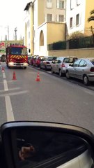 Marseille : une voiture se retrouve sur le flanc à la Capelette