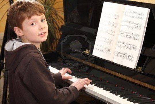 Learn Piano Songs For Beginners - Learn Piano Chords - Piano Lessons For Beginners