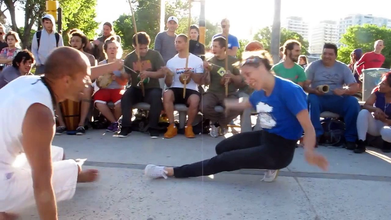 MOVIMIENTO LIBRE Capoeira é Capoeira 2013