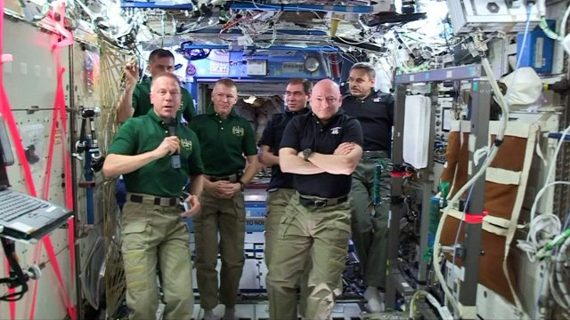 Scott Kelly hands over command of the ISS