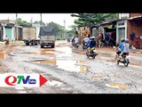 Xe chở vật liệu cày nát đường, dân bất an | QTV