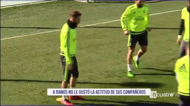 La bronca de Sergio Ramos a todos por no pelear un rondo - Luego en los partidos estamos igual