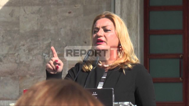 Report TV - Demokratet protestojnë kundër Ramës: Nxitës i dhunës ndaj grave