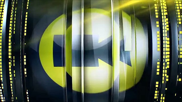 Корова едва не насадила на рога полицейского в Чехии