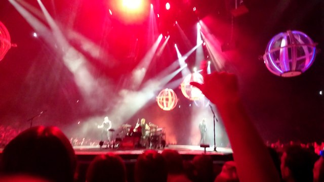 Muse Paris 2016 - Supermassive Black Hole