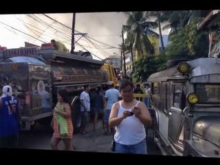 Fire rages through in Singkamas village, Makati