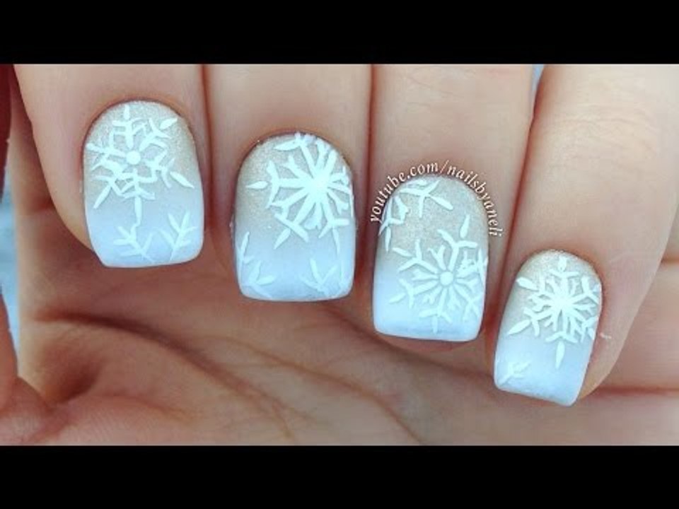 Nail Art Tutorial: White & Gold Gradient + Snowflakes