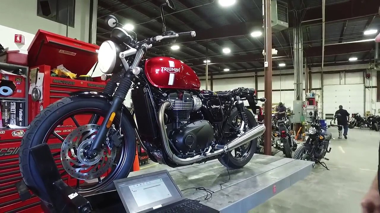 2016 Triumph Street Twin Uncrating & Test Drive National Powersports Distributors