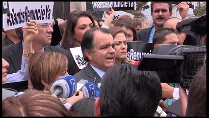 Congresistas del Centro Democrático piden que renuncie Santos