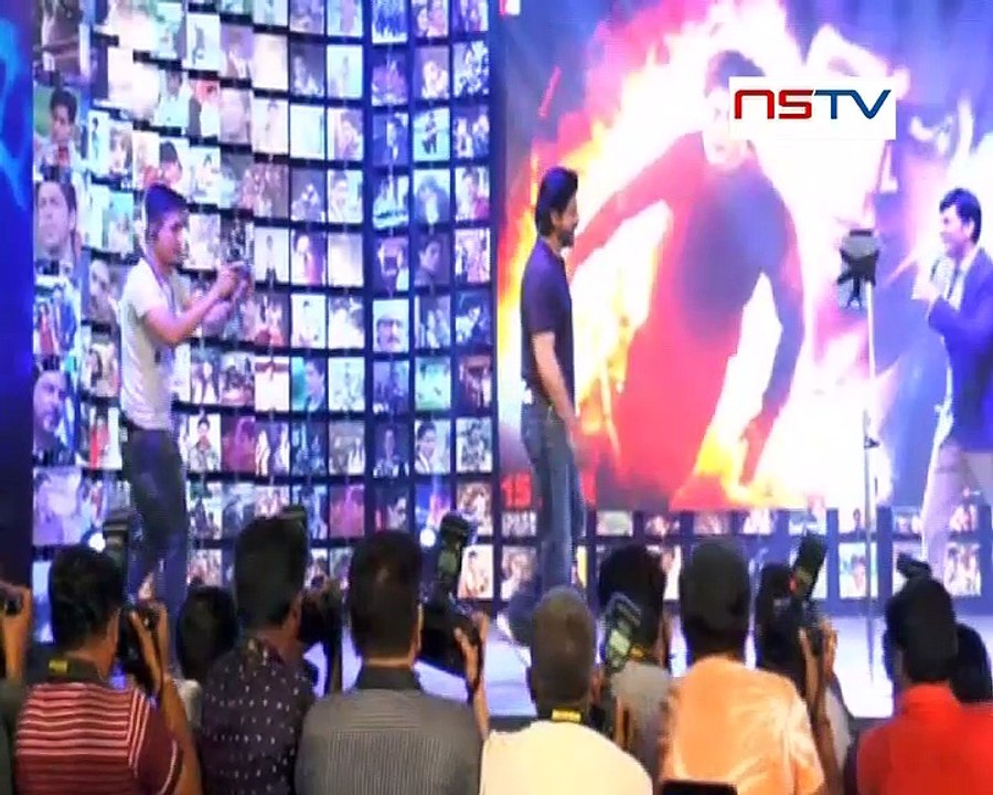 King Khan Enjoying With His Special Fans