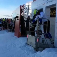 La chute ridicule du skieur suédois André Myhrer - ski